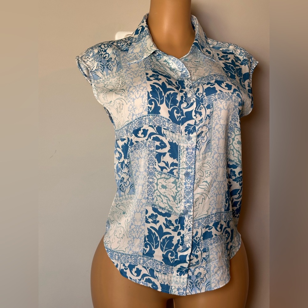 Maison D’Amelie Elegant Blue and White Floral Button Down Shirt - Picture 3 of 6